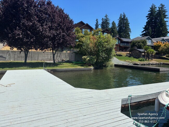 Building Photo - 1020 184th Ave Ct E