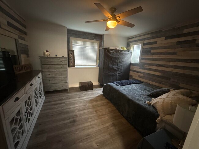 Building Photo - 1814 Birch Post Cove