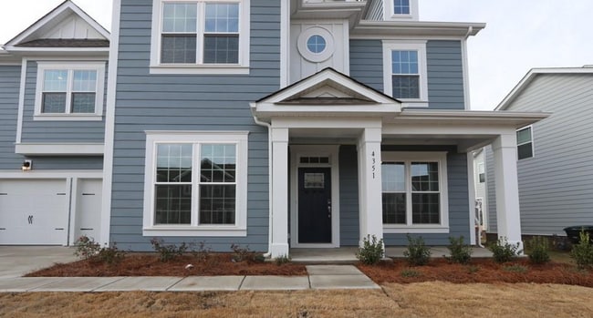 Building Photo - Huge 5-bedroom, 4-bathroom, in Poplin Grov...