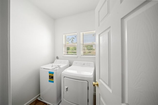 Building Photo - 6719 Roanoke St