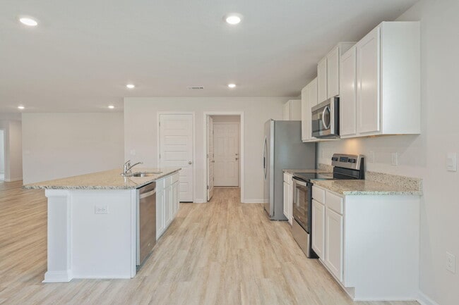 Building Photo - 5092 Gaineswood Dr