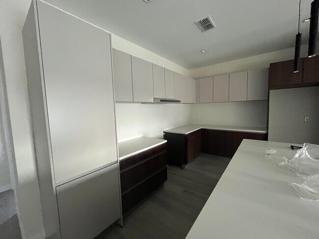 Building Photo - 210 Veracruz Dr