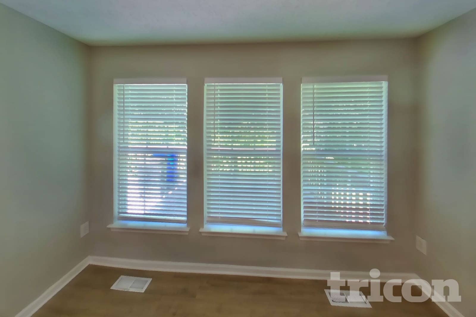Building Photo - 9845 Bayline Cir
