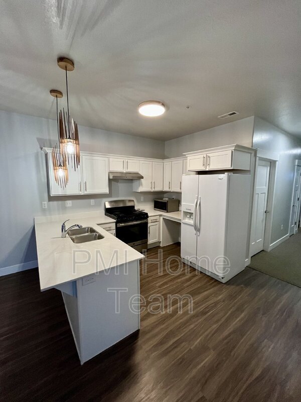 Building Photo - 14474 S Renner Ln