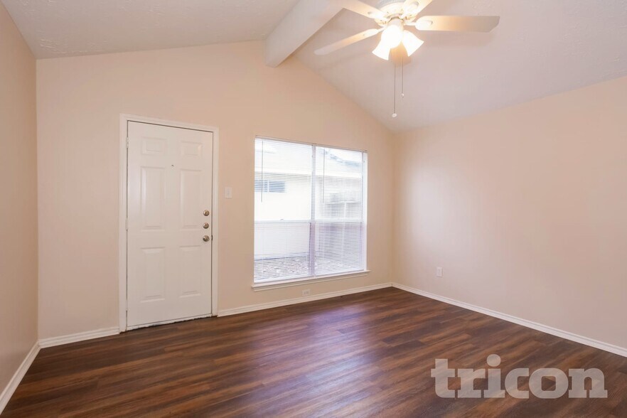 Building Photo - 16230 Rancho Blanco Dr