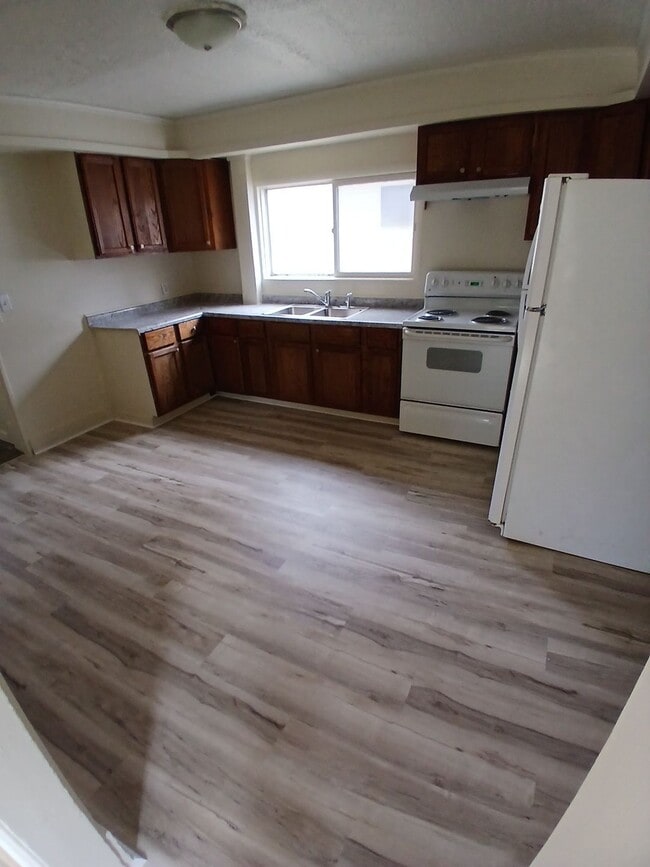 Building Photo - 730 Ashland Ave