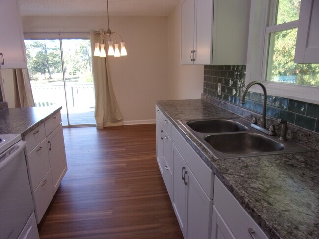 Building Photo - 124 Winslow Dr