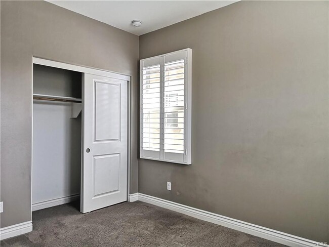 Building Photo - 206 Gaspar