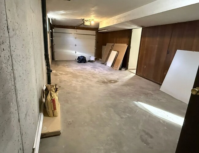 Building Photo - 2901-2903 Tepee Ave