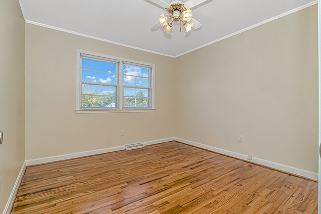 Building Photo - 1303 SC-90