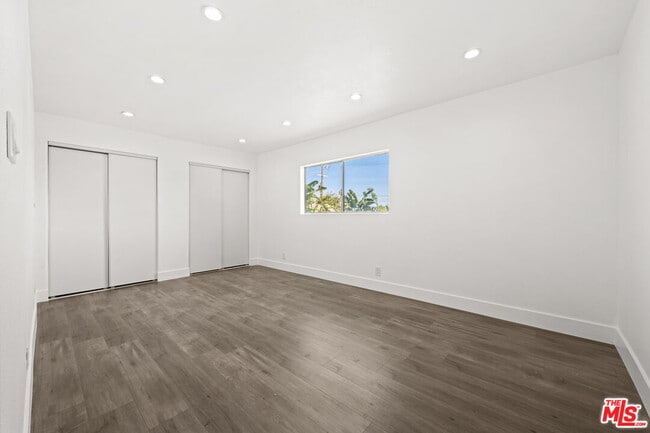 Building Photo - 6257 Lindley Ave