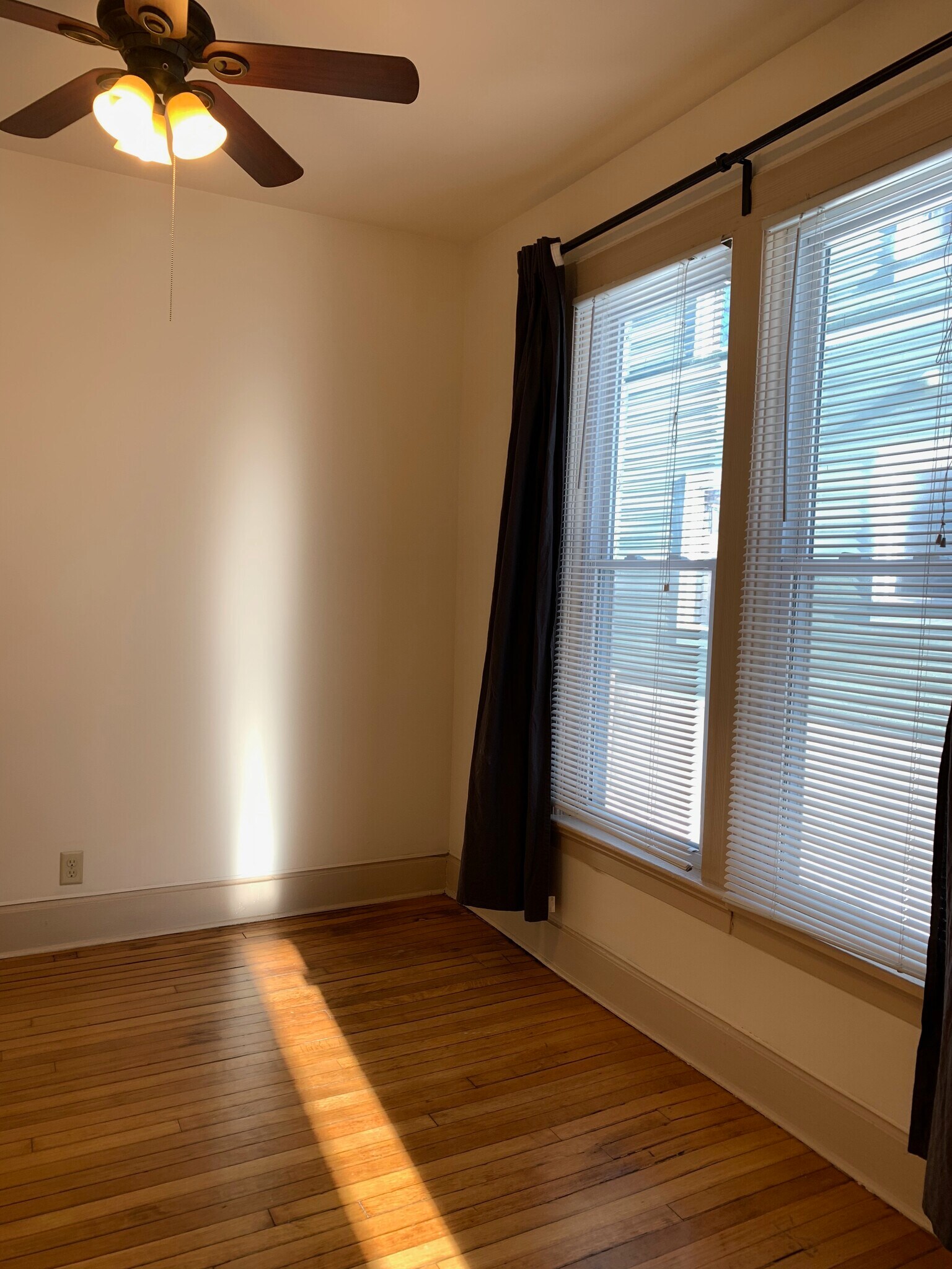 Bedroom - 1034 Spaight St