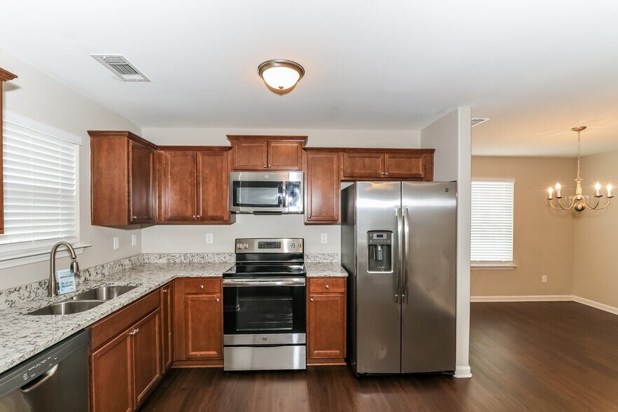 Building Photo - 6164 Humphreys Dr