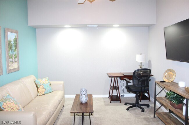 Building Photo - 10044 Siesta Bay Dr