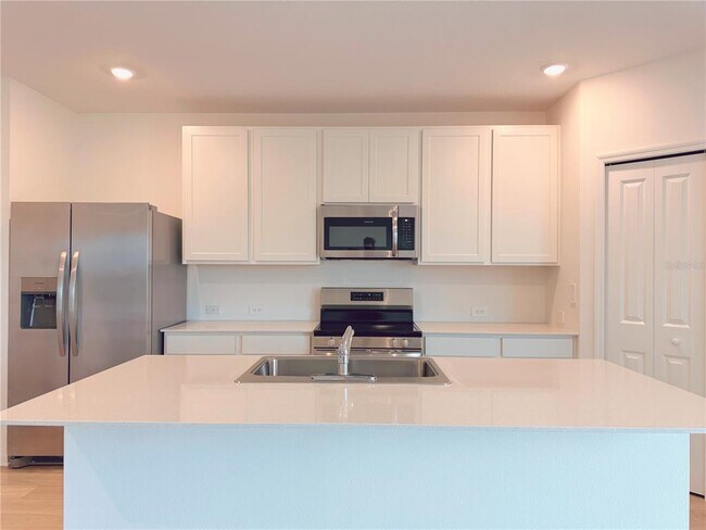 Building Photo - 6481 DOMIZIO Dr