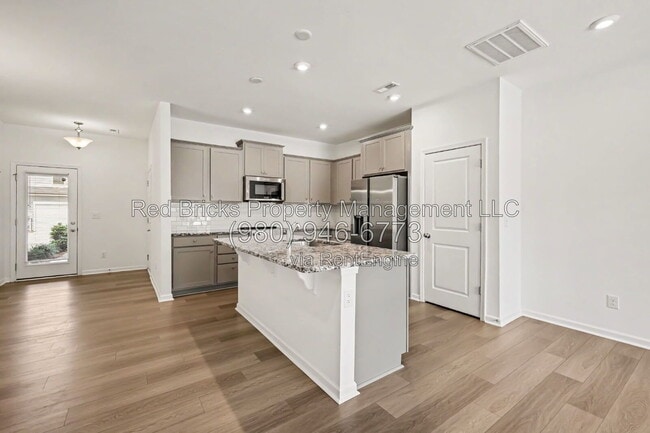 Building Photo - 13027 Rover St