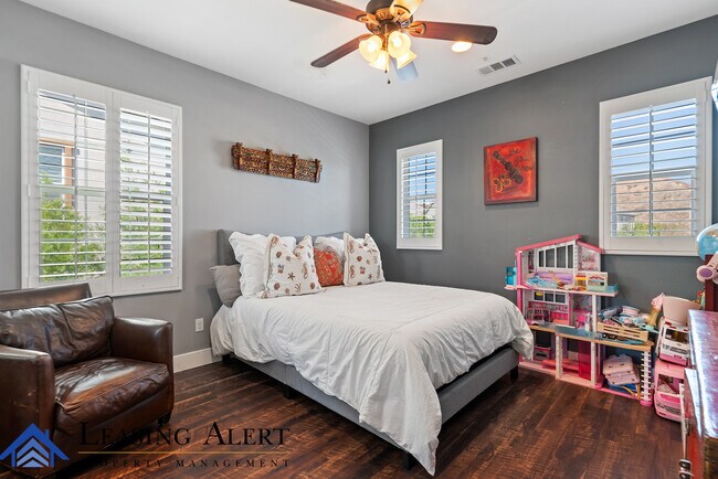 Building Photo - 28852 N Iron Village Dr