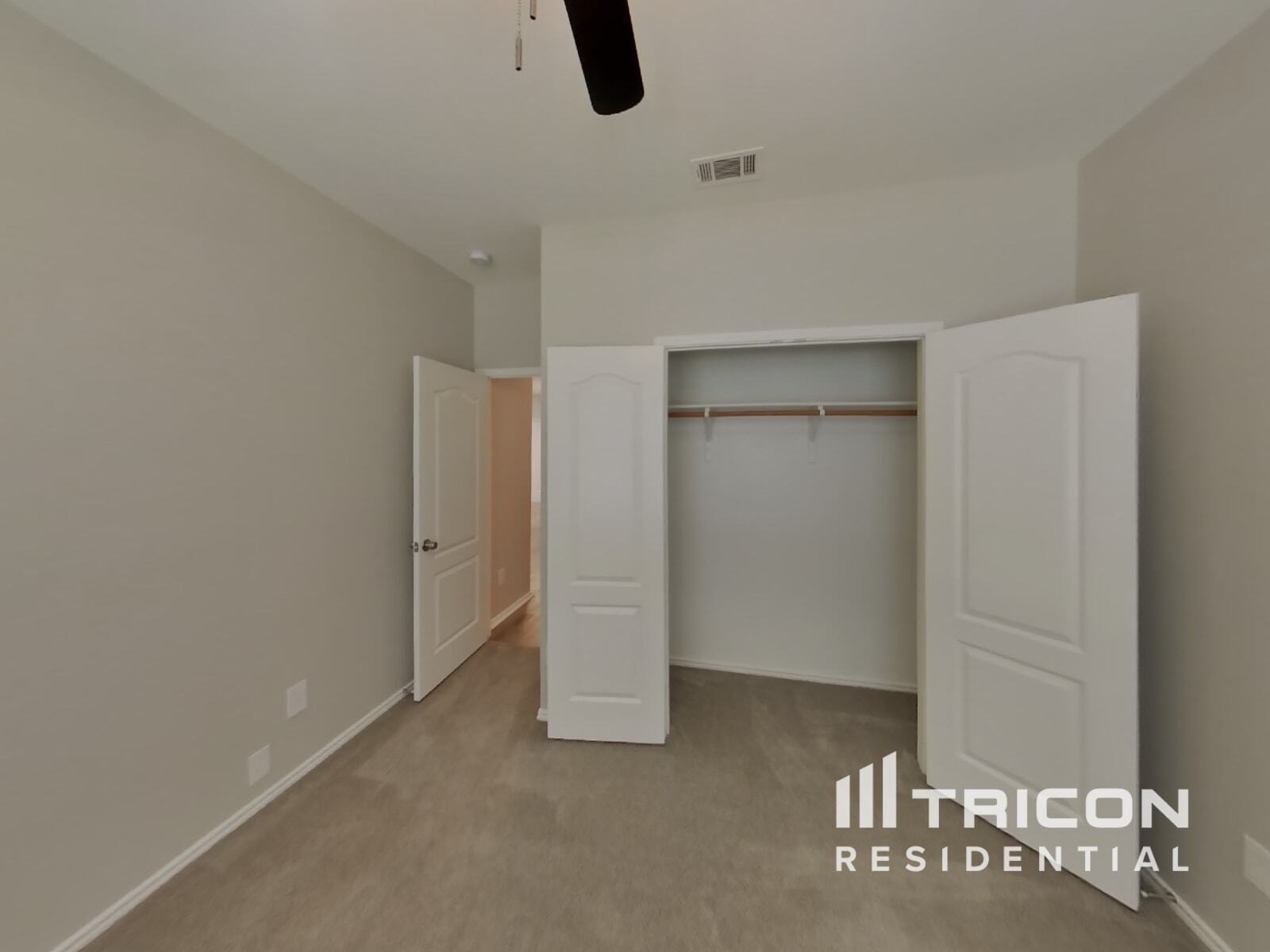 Building Photo - 207 Moonlight Dr
