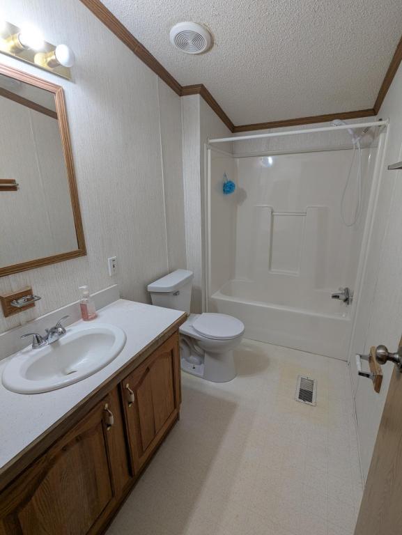 Building Photo - 611 W Matthews St