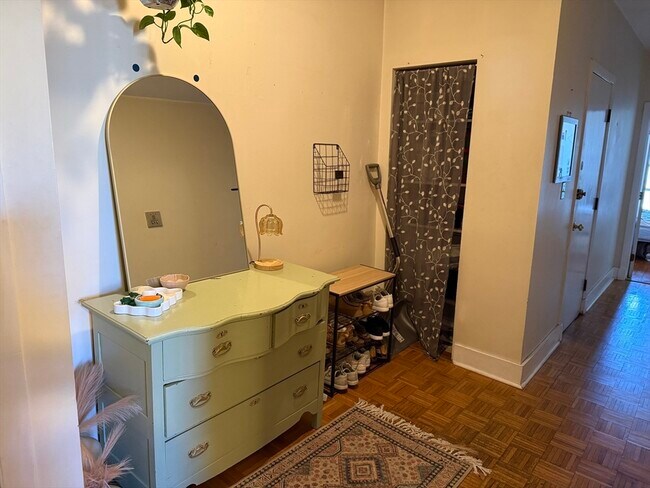 Building Photo - 60 Pleasant St