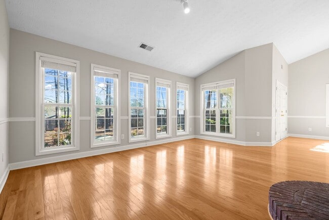 Building Photo - 1840 Heatherton Rd
