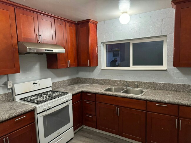 Building Photo - 3622 Ottawa Ave