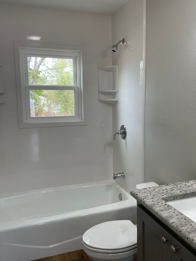 Building Photo - Upgraded 3 Bedroom/1 Bathroom_Pet Restrict...