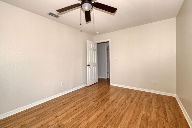 Building Photo - January Special offer 50% off First Month'...