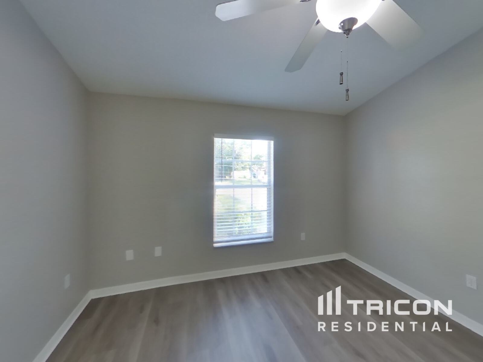 Building Photo - 1152 Tryon Cir