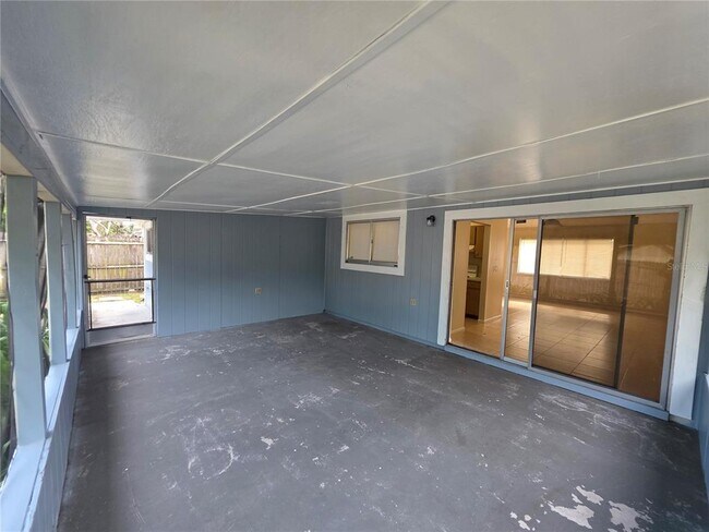 Building Photo - 8507 Caledesi Island Dr