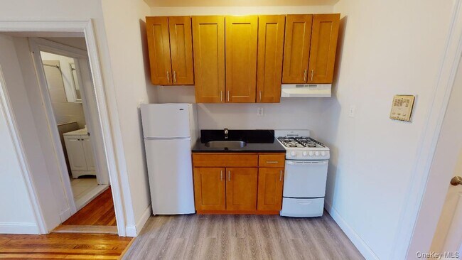 Building Photo - 108-02 72nd Ave