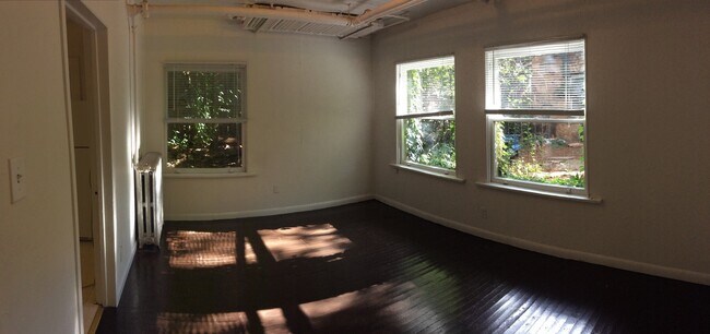Building Photo - Price Reduced! Great Hill Location- 2 Bedr...