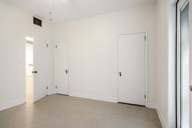 Building Photo - 1647 Lake Ella Dr