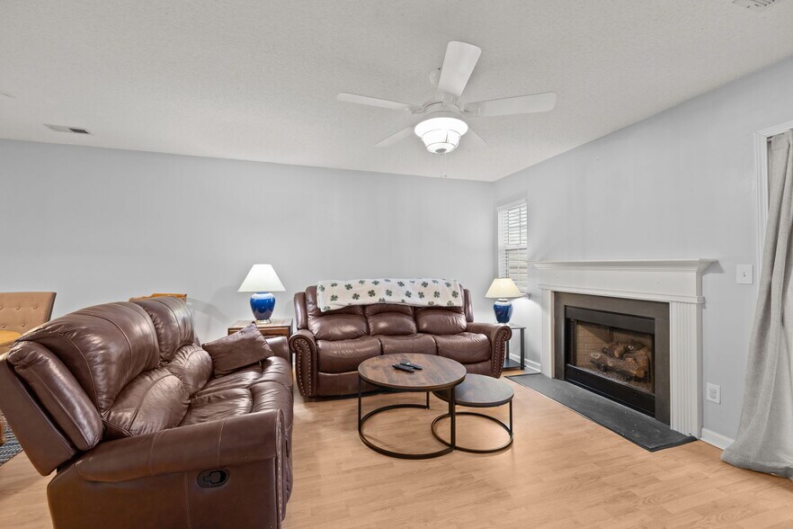 Building Photo - 2210 Cigar Ct