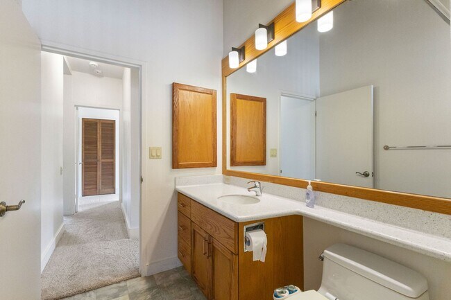 Building Photo - 2910 Nanihale Pl