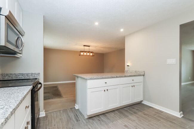 Building Photo - 531 Ashwood Dr