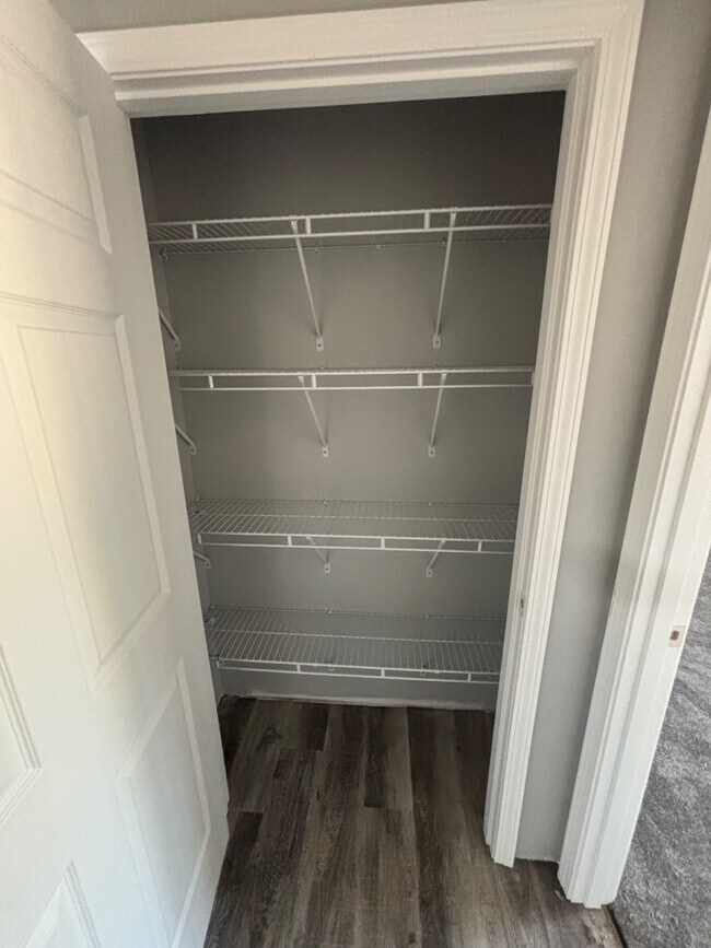 Building Photo - NP Rentals - 2315 W 18th St #6