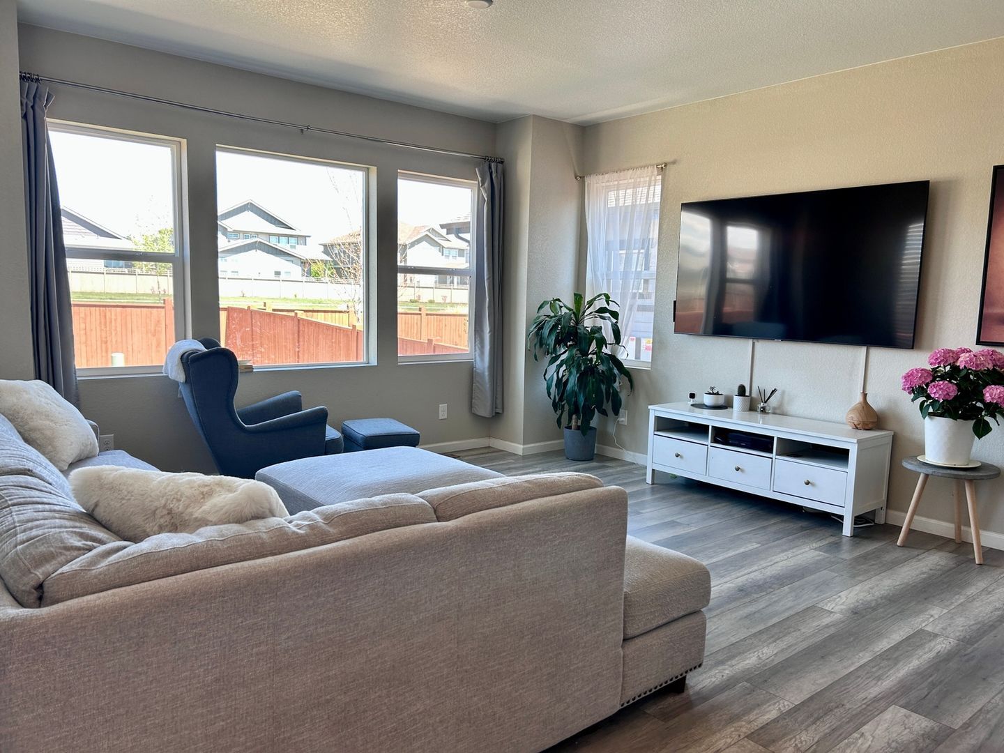 Building Photo - 551 W 175th Pl