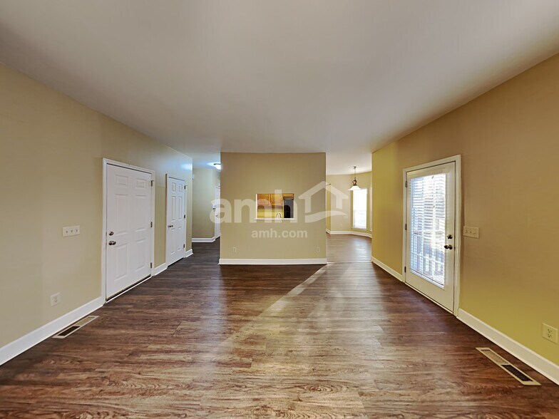 Building Photo - 1432 Brighton Cir