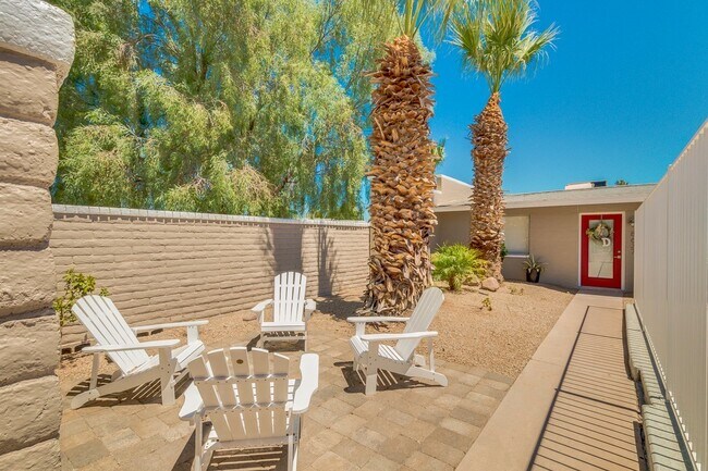 Building Photo - South Scottsdale Studio Casita w/ Private Patio | 4 Weeks Free | Remodeled Quartz & Stainless Kit...