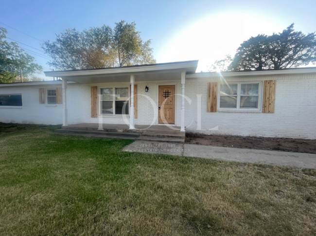 Primary Photo - 3 BED 3 BATH NEAR TTU