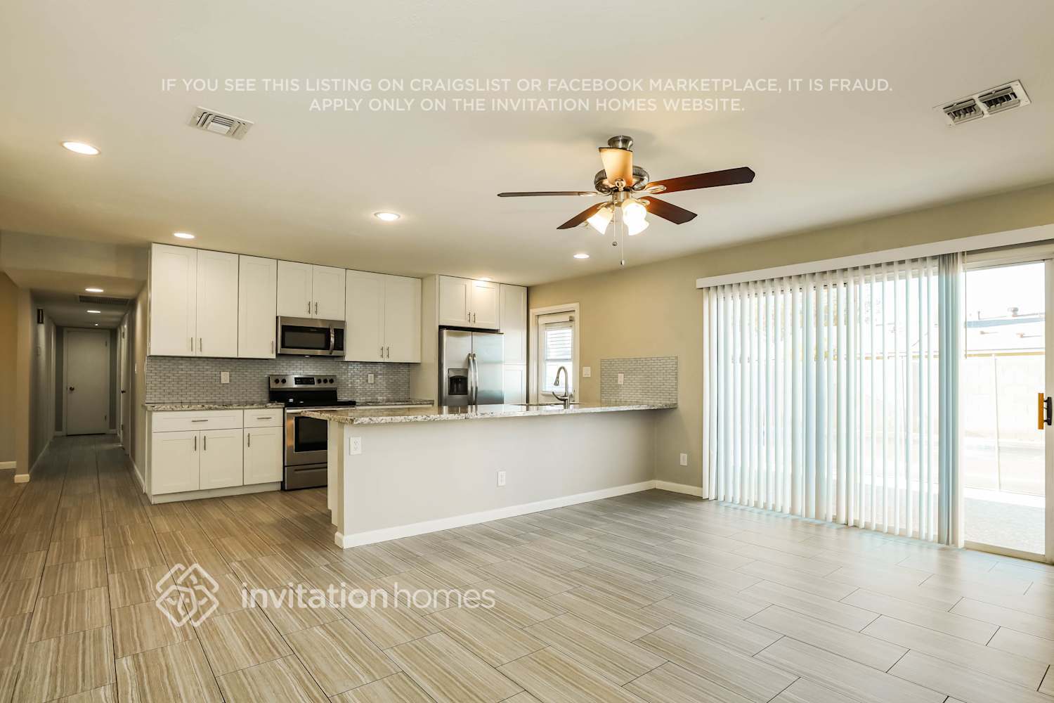 Building Photo - 2520 E Manhatton Dr