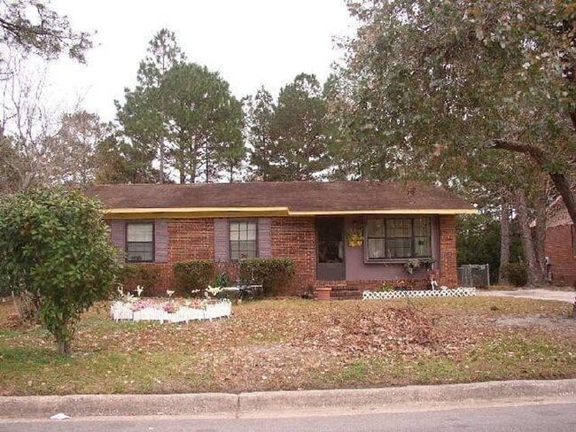 Primary Photo - THREE BEDROOM, TWO BATH HOME