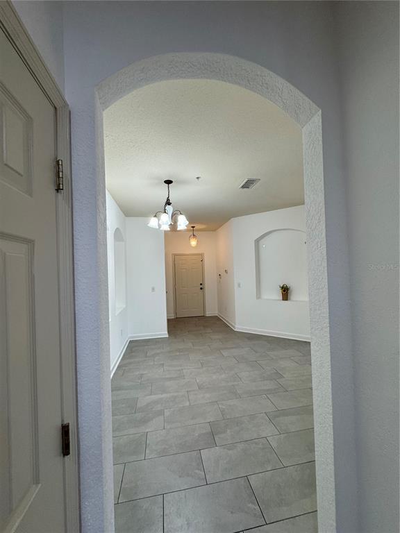 Building Photo - 3000 Laurel Park Ln