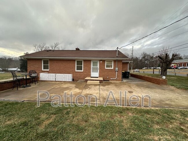 Building Photo - 35 Olivette Rd