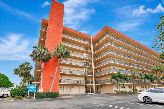 Building Photo - 2350 NE 14th Street Causeway