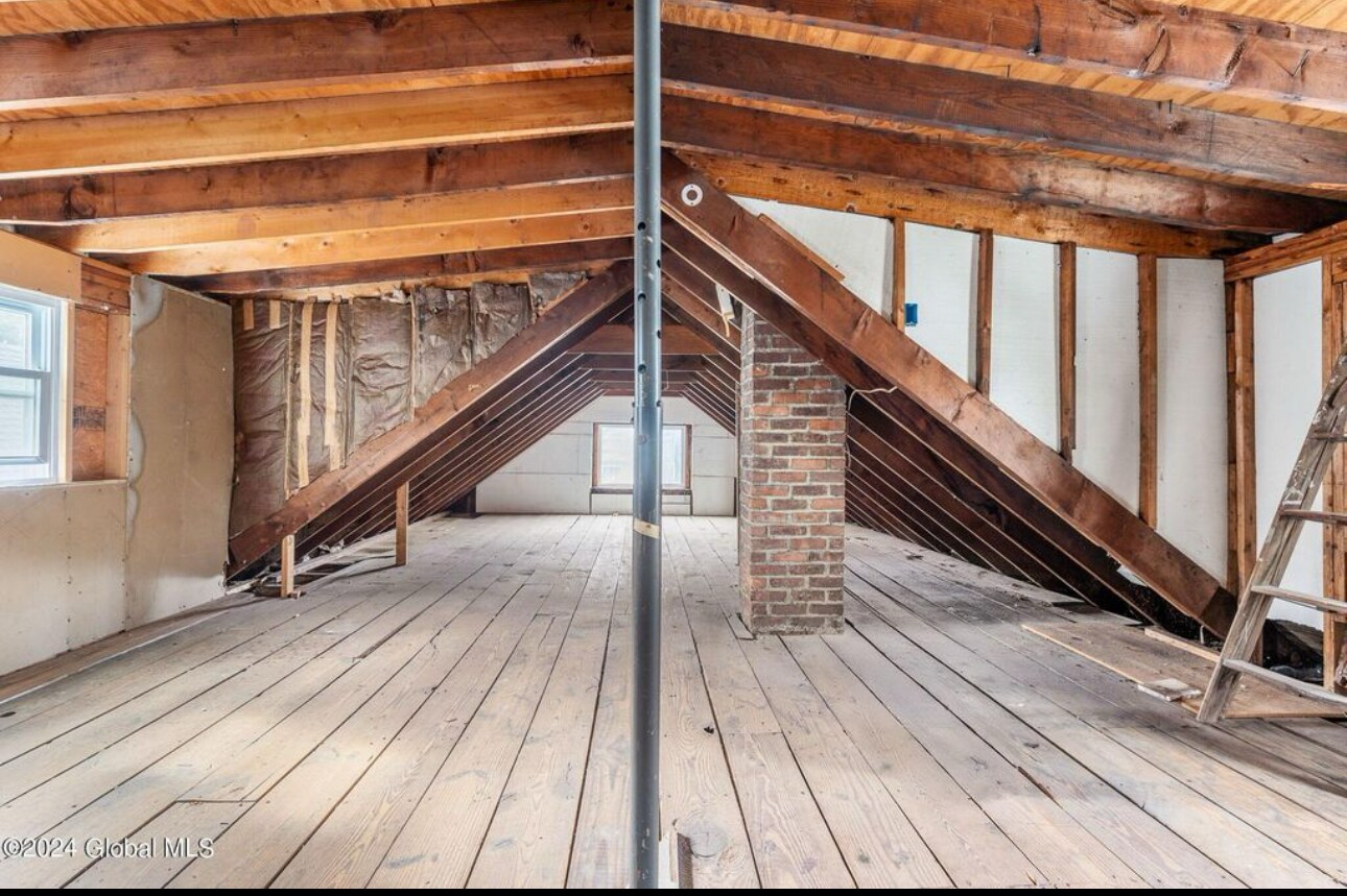 Building Photo - 115 Woodlawn Ave
