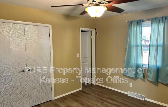 Building Photo - 5216 SW 33rd St