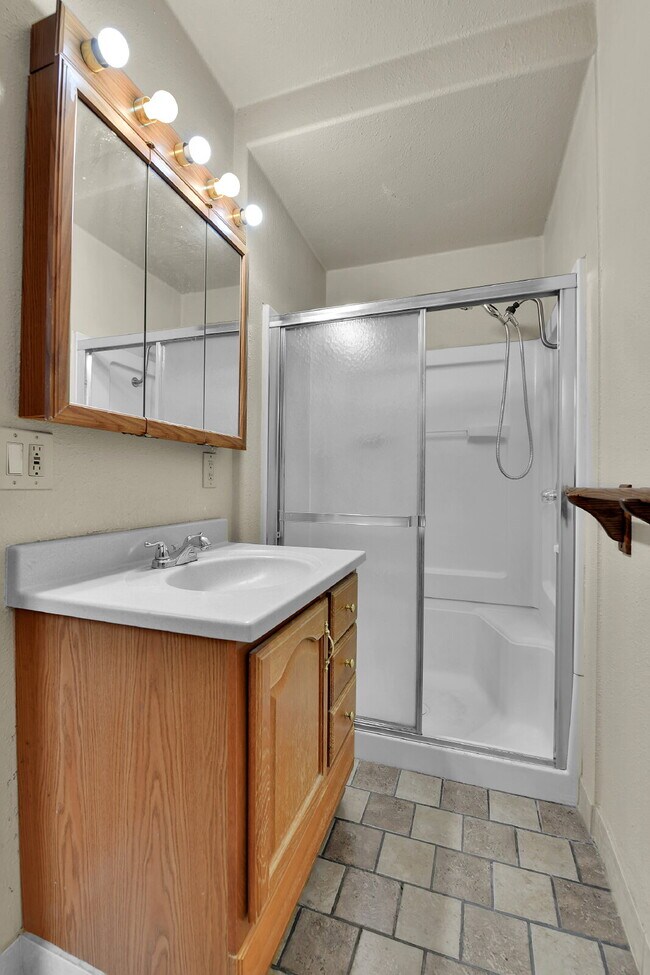 Building Photo - $2,900, 3-bed, 2 bath victorian home with a fenced yard and $300 off the first month's rent.