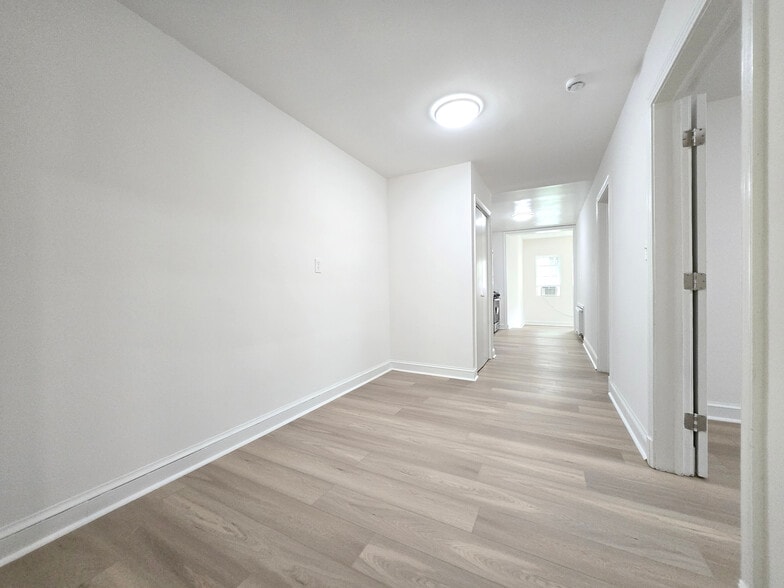 Building Photo - 4530 Avondale St